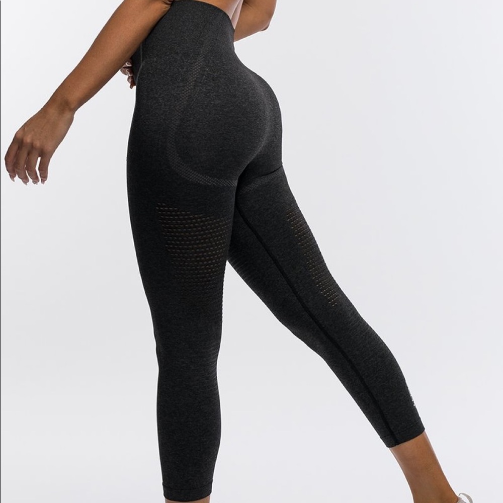Echt Apparel Arise Leggings- Pirate Black (MED)